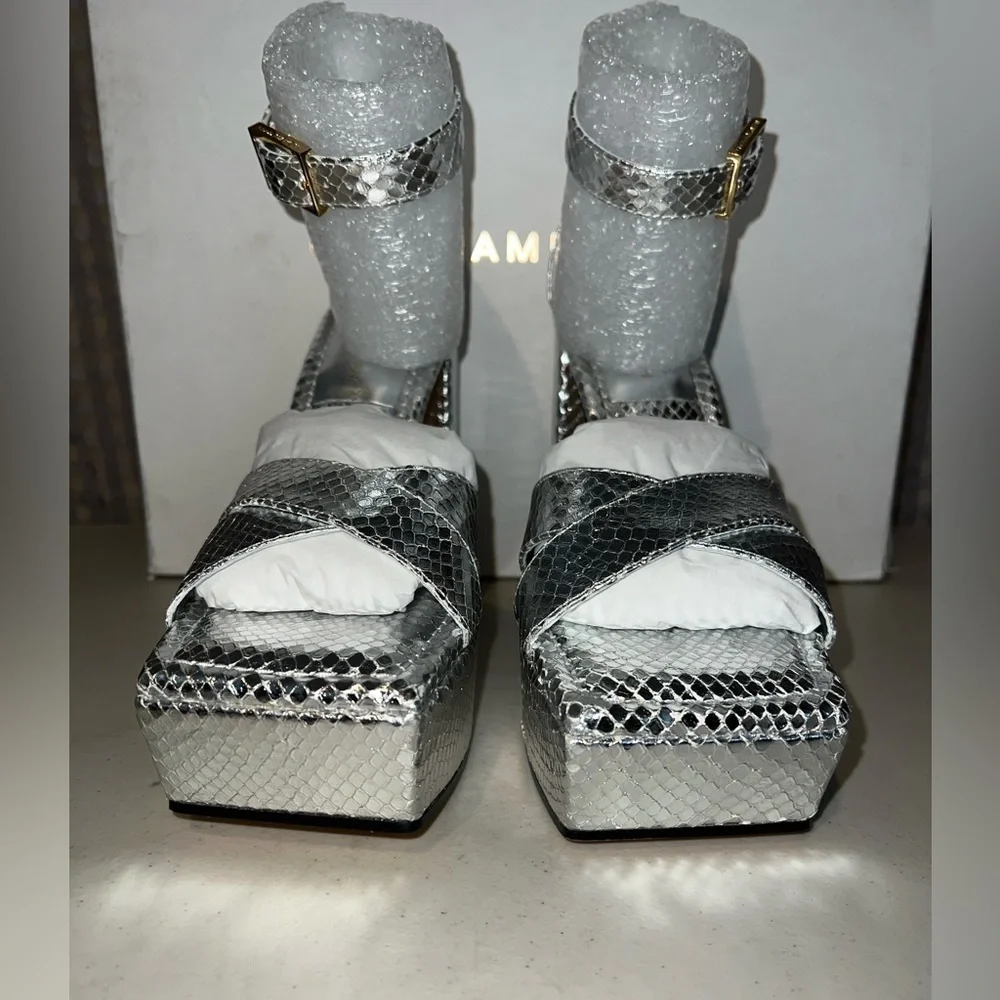 🪩 NIB! Good American Silver Platform Sandals